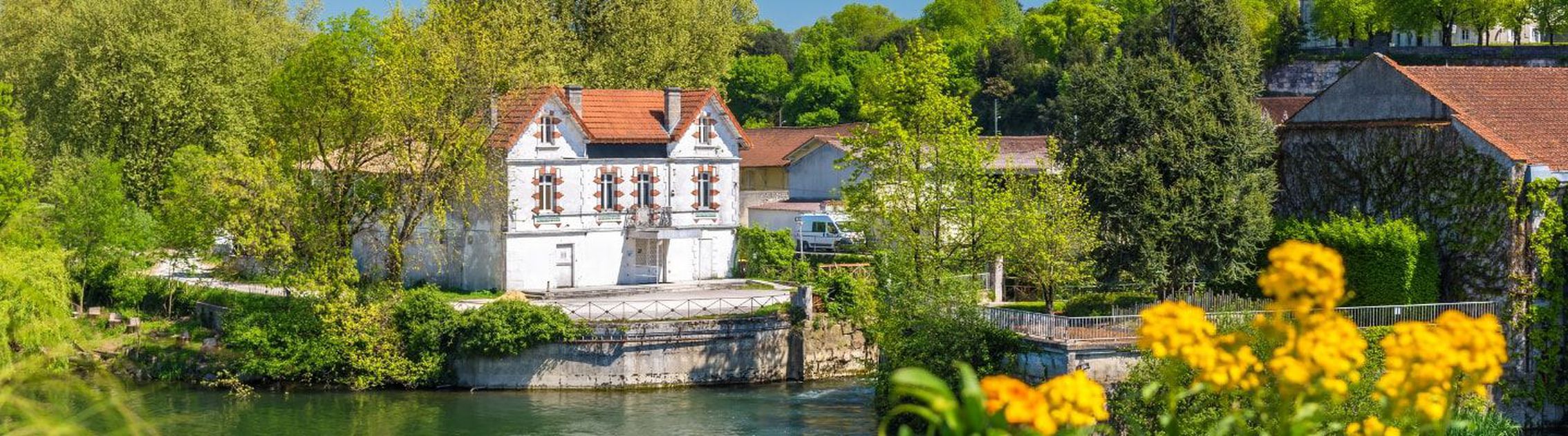 Les Visites Hennessy cognac tours with cognac tasting events