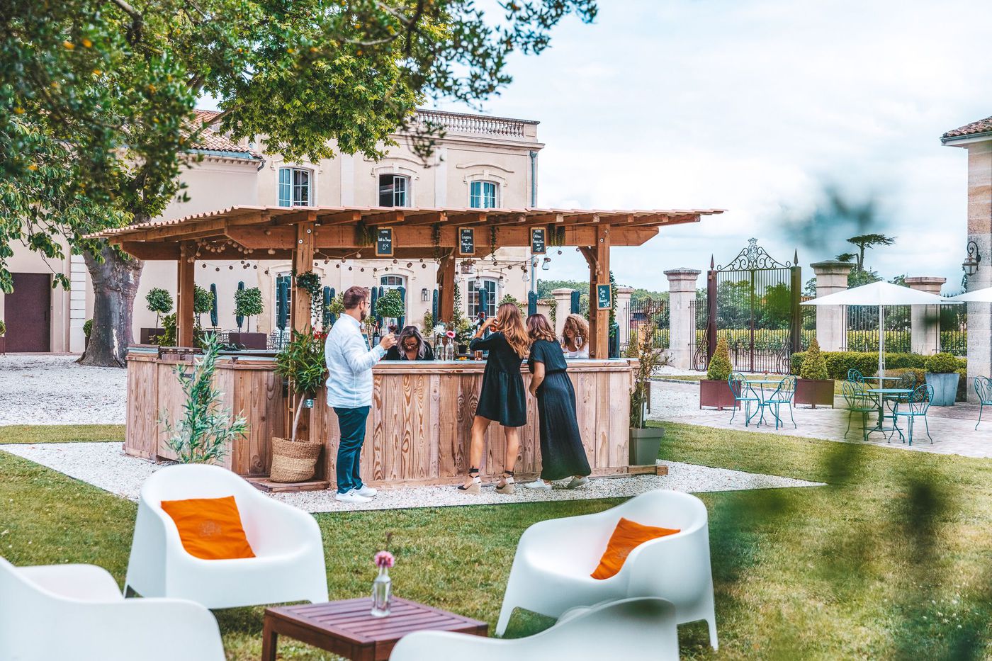 E-Bike tour in Bordeaux with lunch