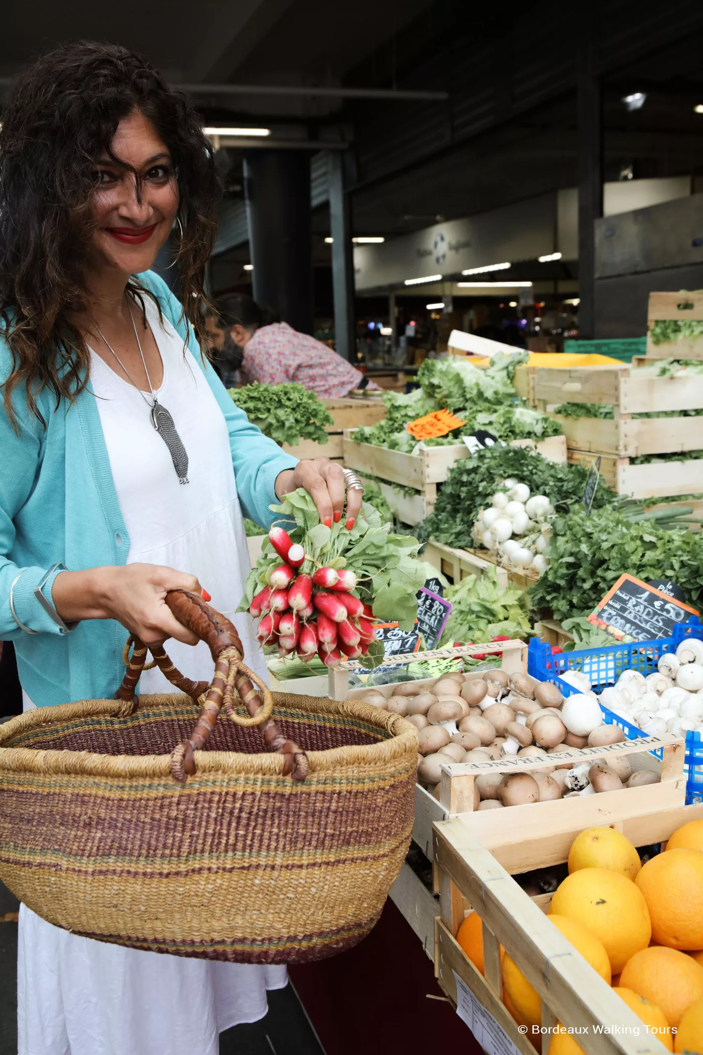 Private gourmet tour of Bordeaux Farmer's Market