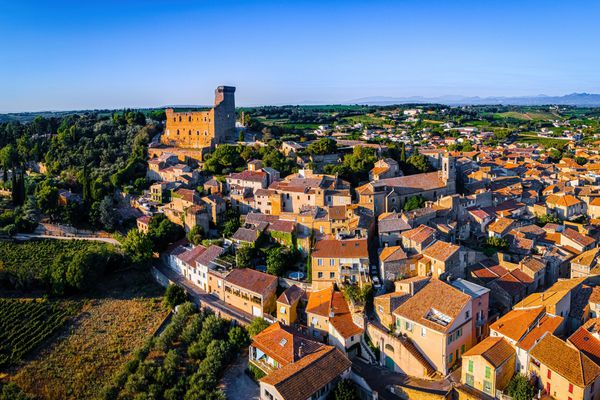 A photo of Full-Day Châteauneuf-du-Pape & Luberon villages tour with two winery visits from Avignon