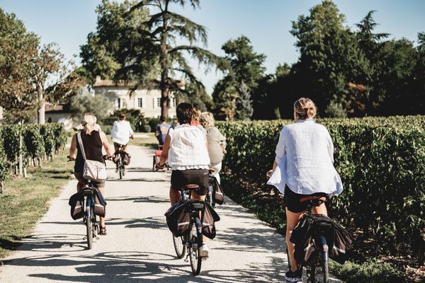 Photo of Full-Day E-Bike and Wine Tour in Saint-Émilion from Bordeaux