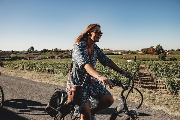 A photo of Full-Day E-Bike and Wine Tour in Saint-Émilion from Bordeaux